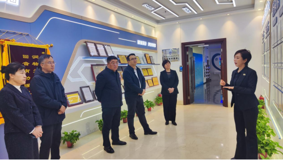 法库县:县长程廷霜参加沈阳市“领导干部政务热线接听日”活动12.3128.png